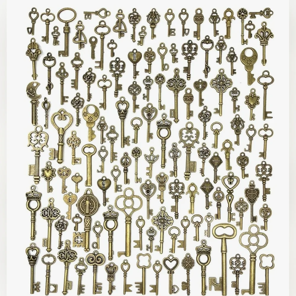 Vintage Gold Key Charm‎ Set